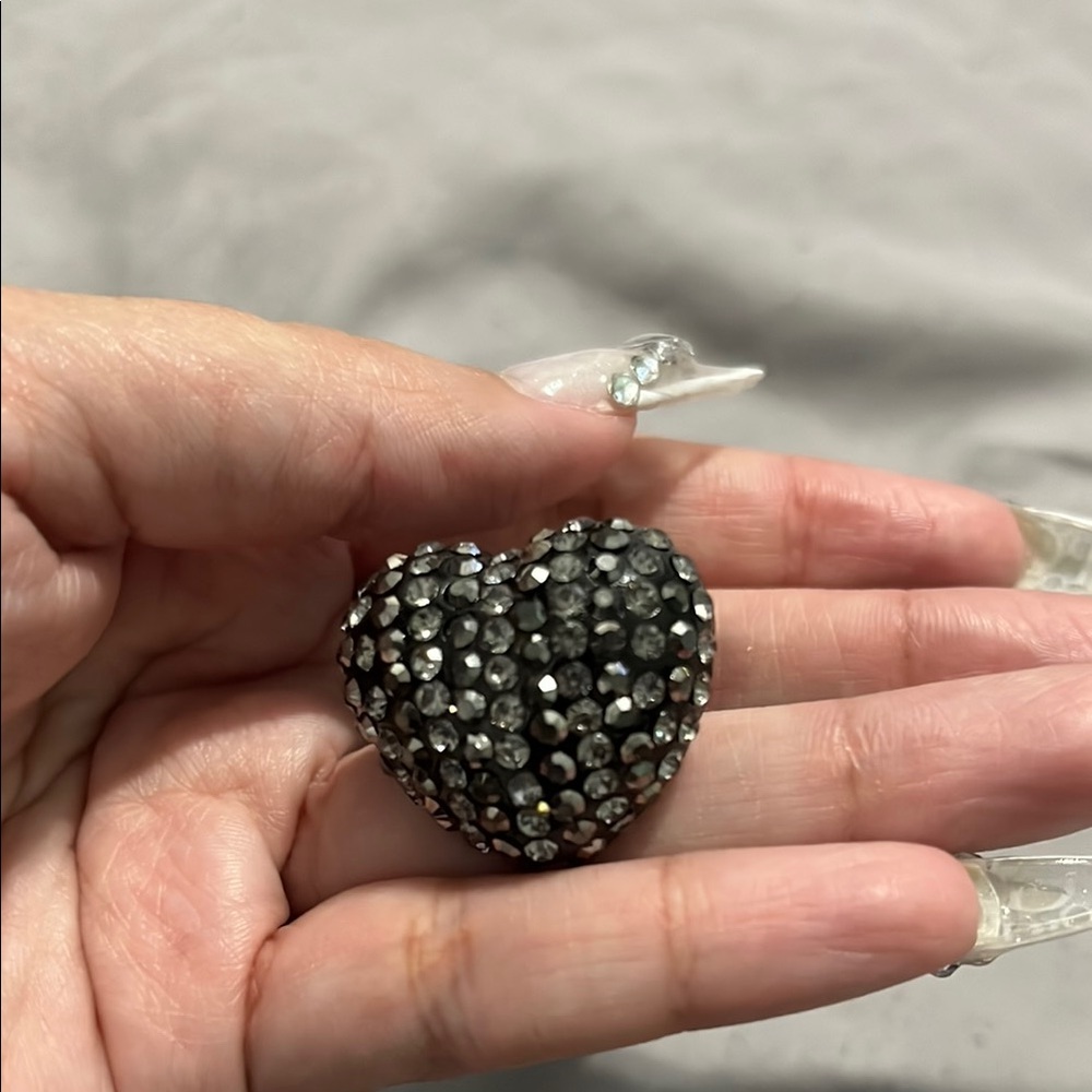 Heart ring with adjustable ring